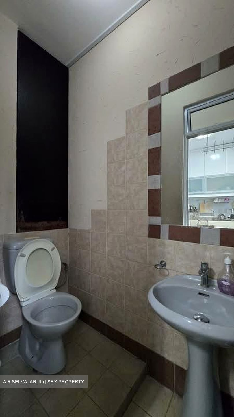 Lakepoint Condominium (D22), Condominium #576812711